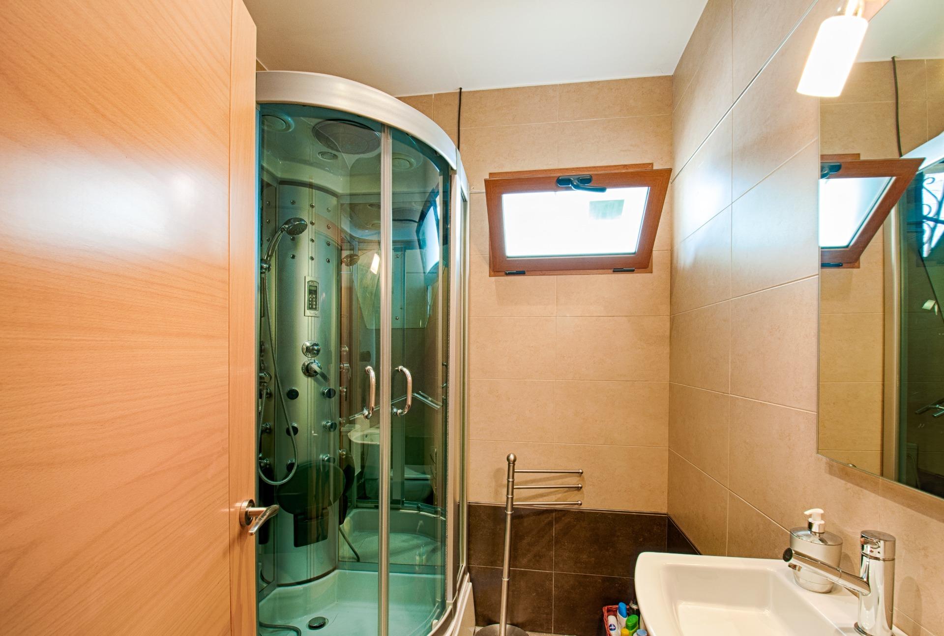 4 Bed, 1 Bath, HouseFor Sale, Muro D'alcoi, Alicante