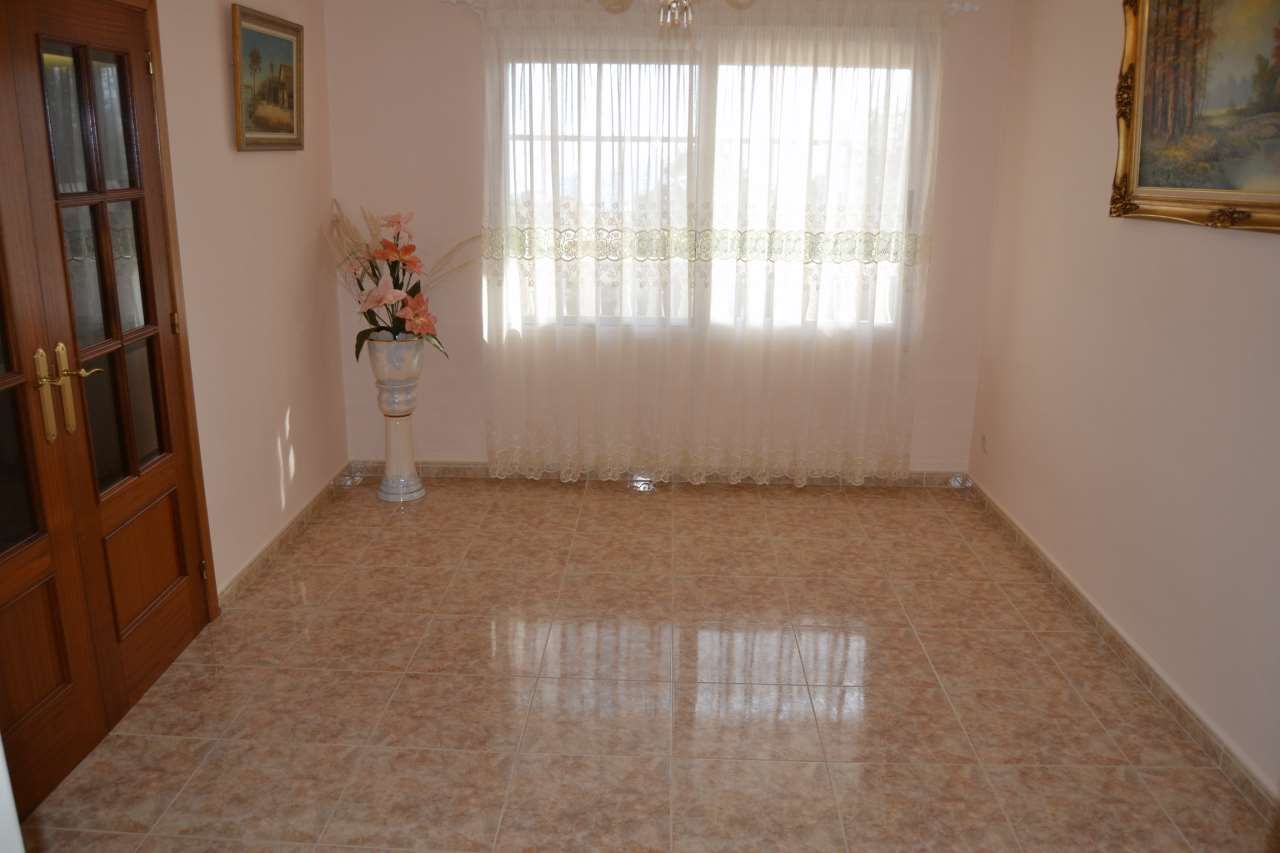 4 Bed, 2 Bath, HouseFor Sale, La Nucia, Alicante