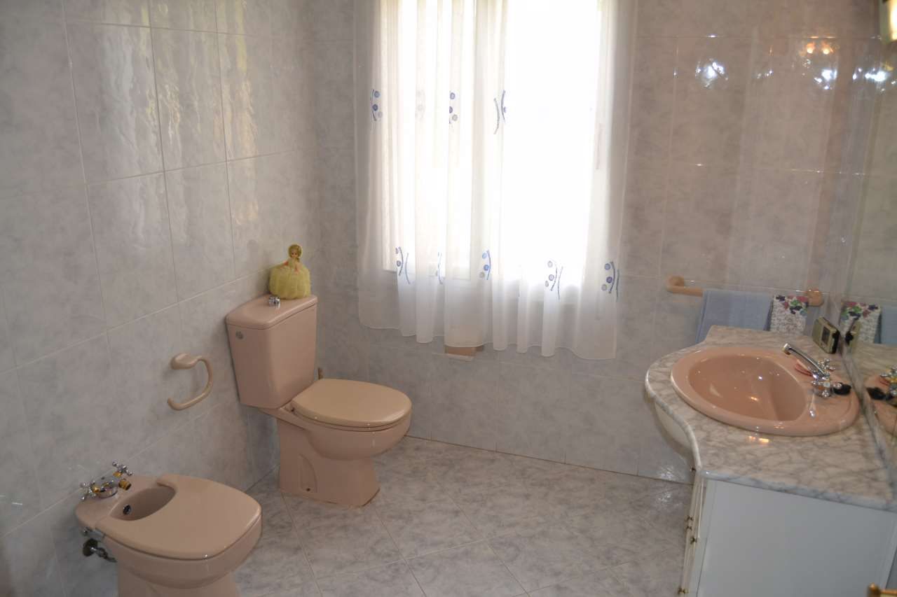 4 Bed, 2 Bath, HouseFor Sale, La Nucia, Alicante