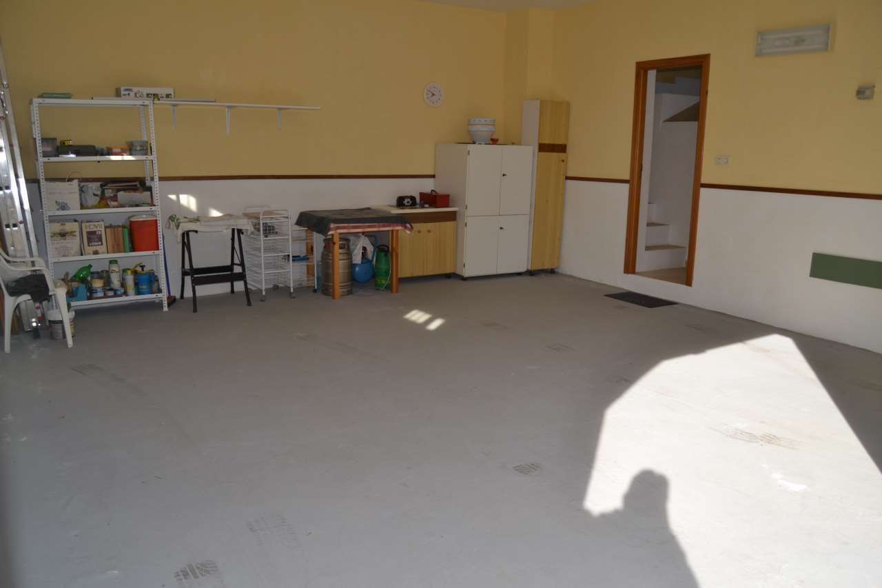 4 Bed, 2 Bath, HouseFor Sale, La Nucia, Alicante