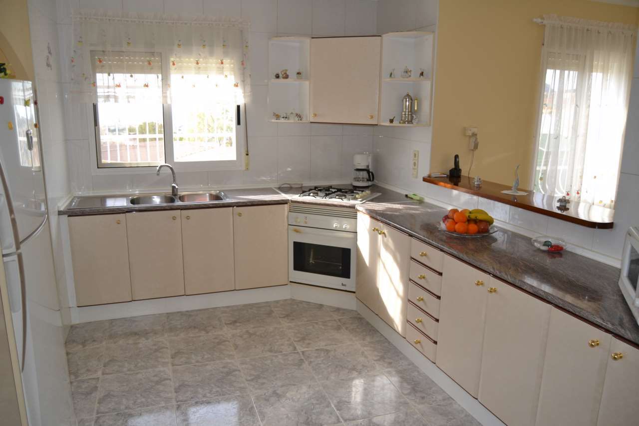 4 Bed, 2 Bath, HouseFor Sale, La Nucia, Alicante