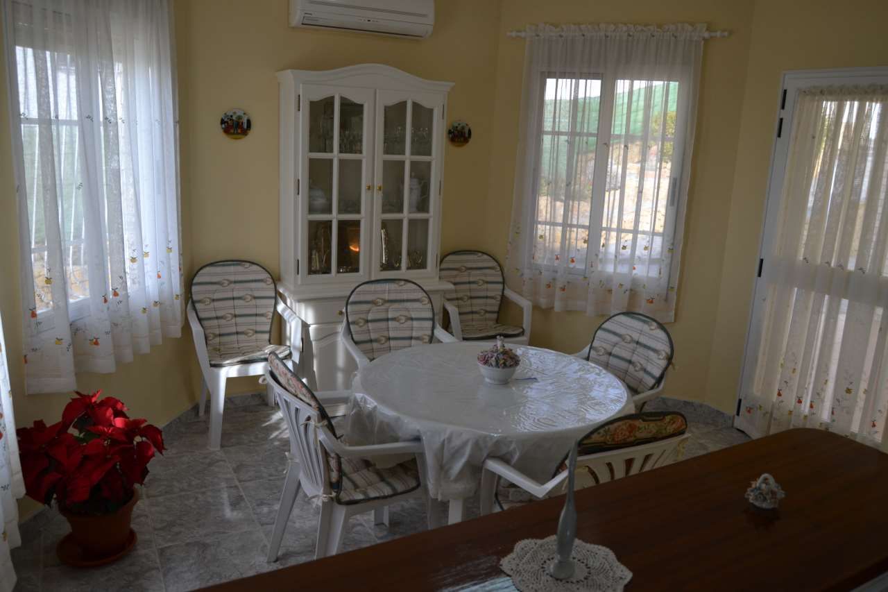 4 Bed, 2 Bath, HouseFor Sale, La Nucia, Alicante