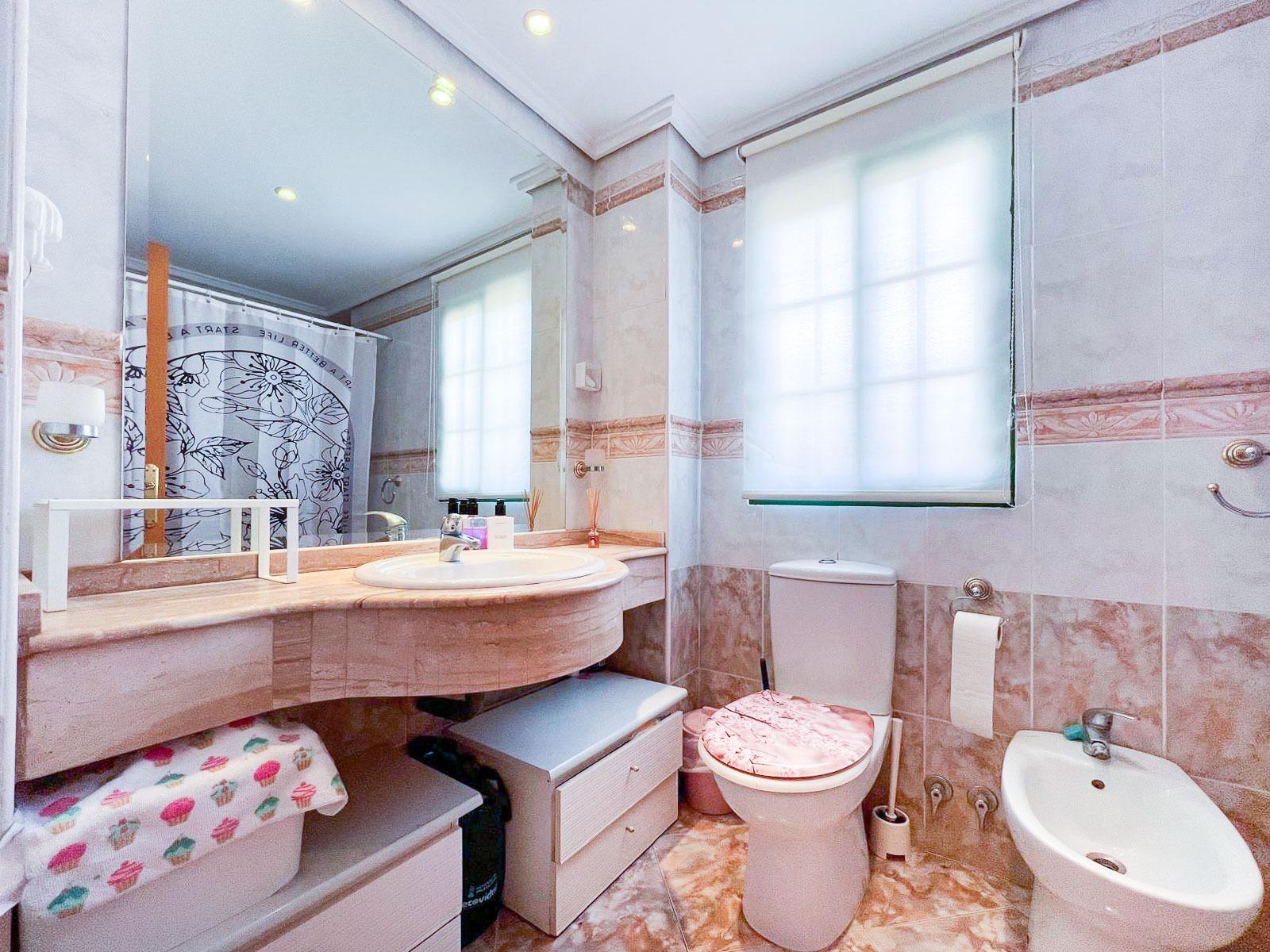 8 Bed, 5 Bath, HouseFor Sale, Benidorm, Alicante