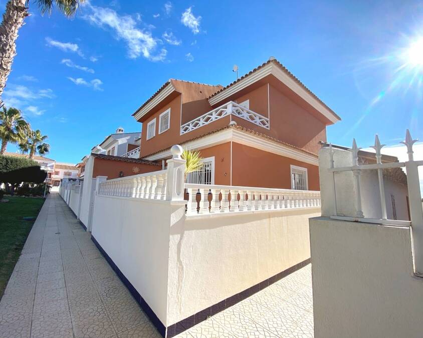 3 Bed, 2 Bath, HouseFor Sale, Ciudad Quesada, Alicante