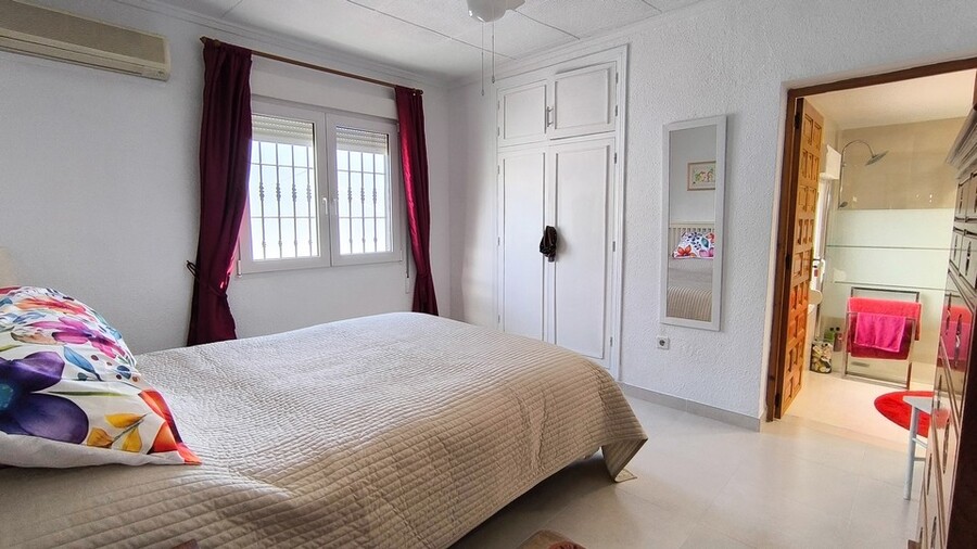 3 Bed, 2 Bath, HouseFor Sale, Torrevieja, Alicante