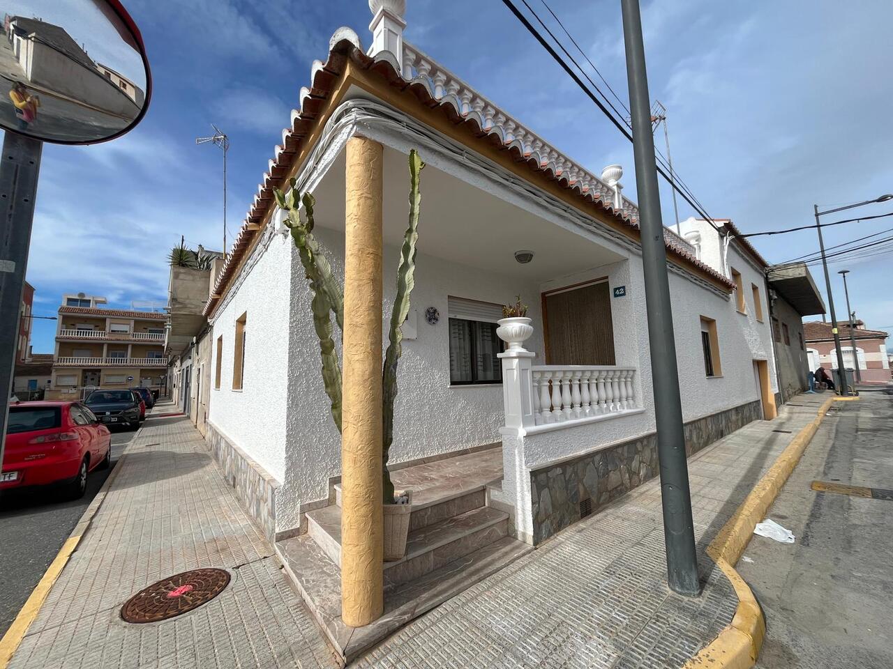 4 Bed, 3 Bath, HouseFor Sale, Algorfa, Alicante