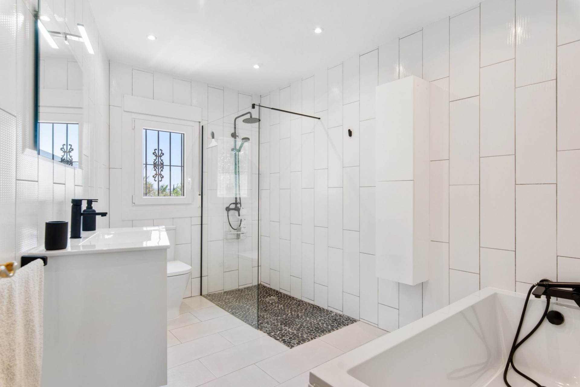 4 Bed, 4 Bath, HouseFor Sale, Catral, Alicante