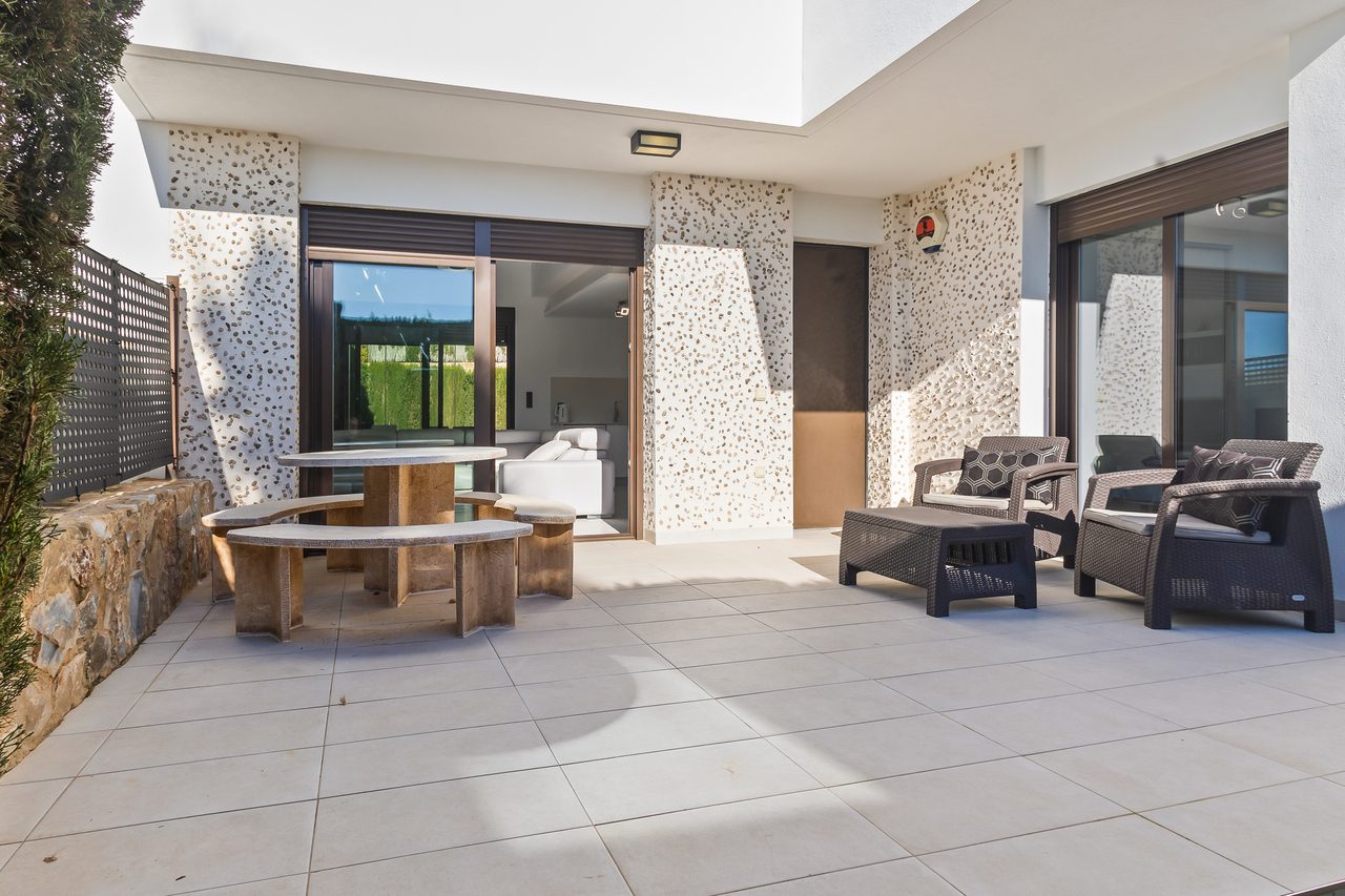 3 Bed, 2 Bath, HouseFor Sale, Algorfa, Alicante