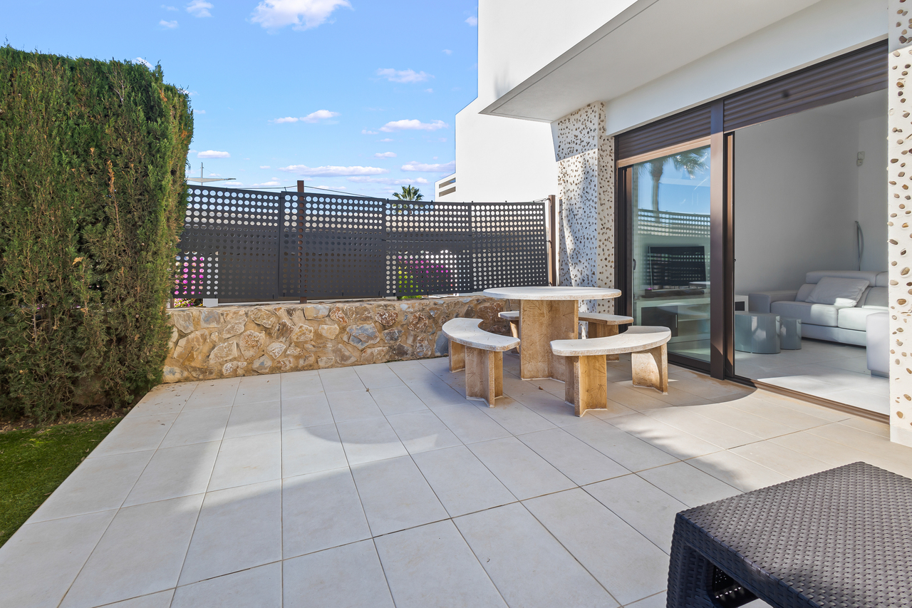 3 Bed, 2 Bath, HouseFor Sale, Algorfa, Alicante