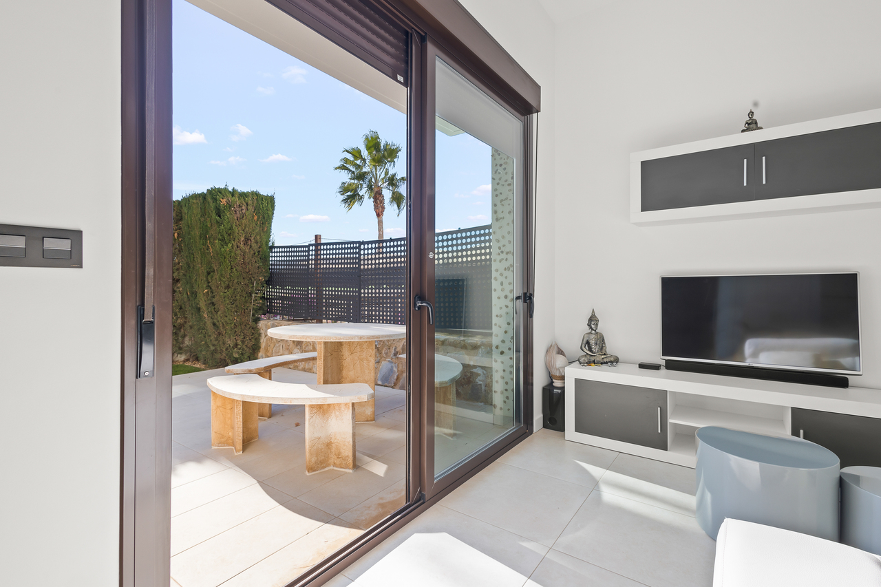 3 Bed, 2 Bath, HouseFor Sale, Algorfa, Alicante