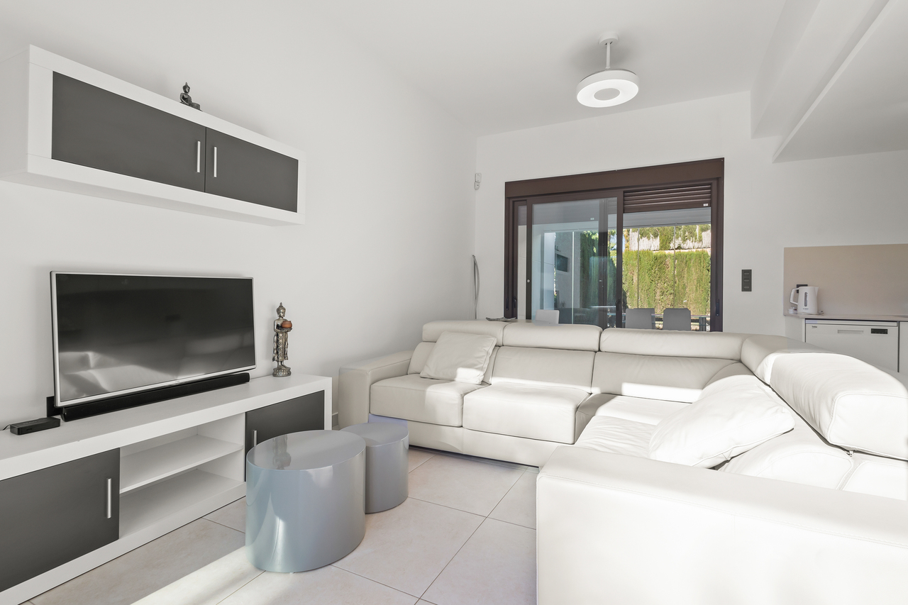 3 Bed, 2 Bath, HouseFor Sale, Algorfa, Alicante