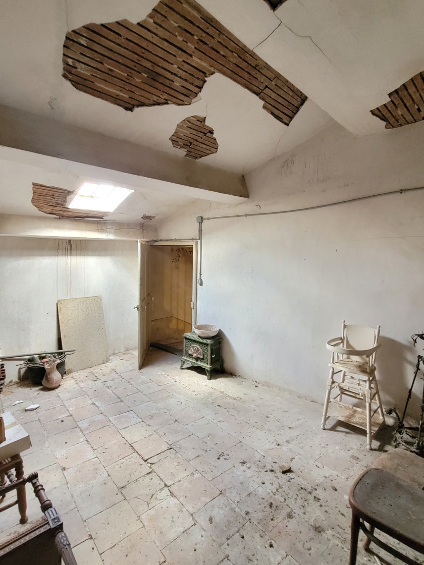 7 Bed, 2 Bath, HouseFor Sale, Autignac, Herault, Languedoc-Roussillon, 34480