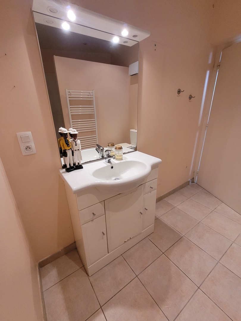 7 Bed, 2 Bath, HouseFor Sale, Autignac, Herault, Languedoc-Roussillon, 34480