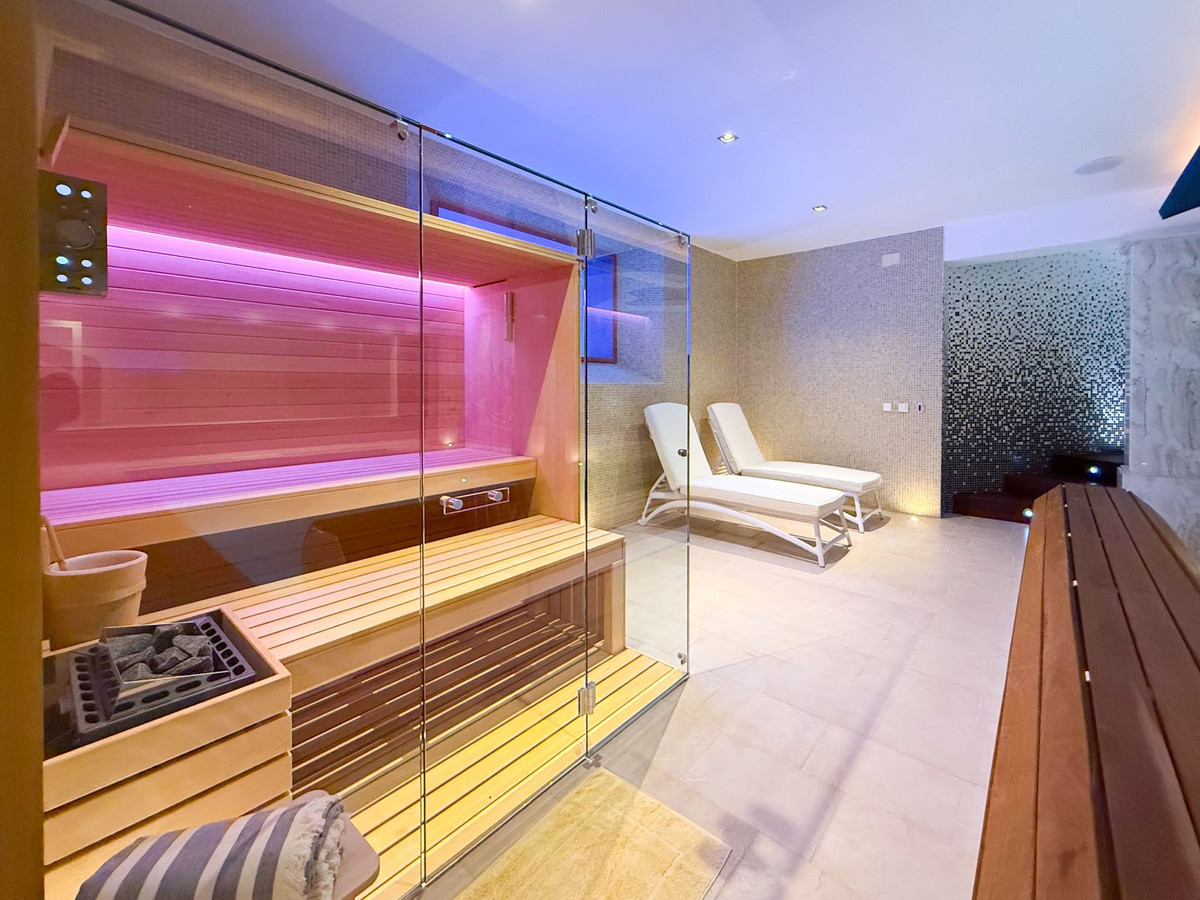 6 Bed, 8 Bath, HouseFor Sale, La Quinta, Malaga