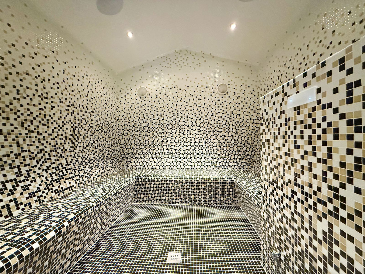 6 Bed, 8 Bath, HouseFor Sale, La Quinta, Malaga