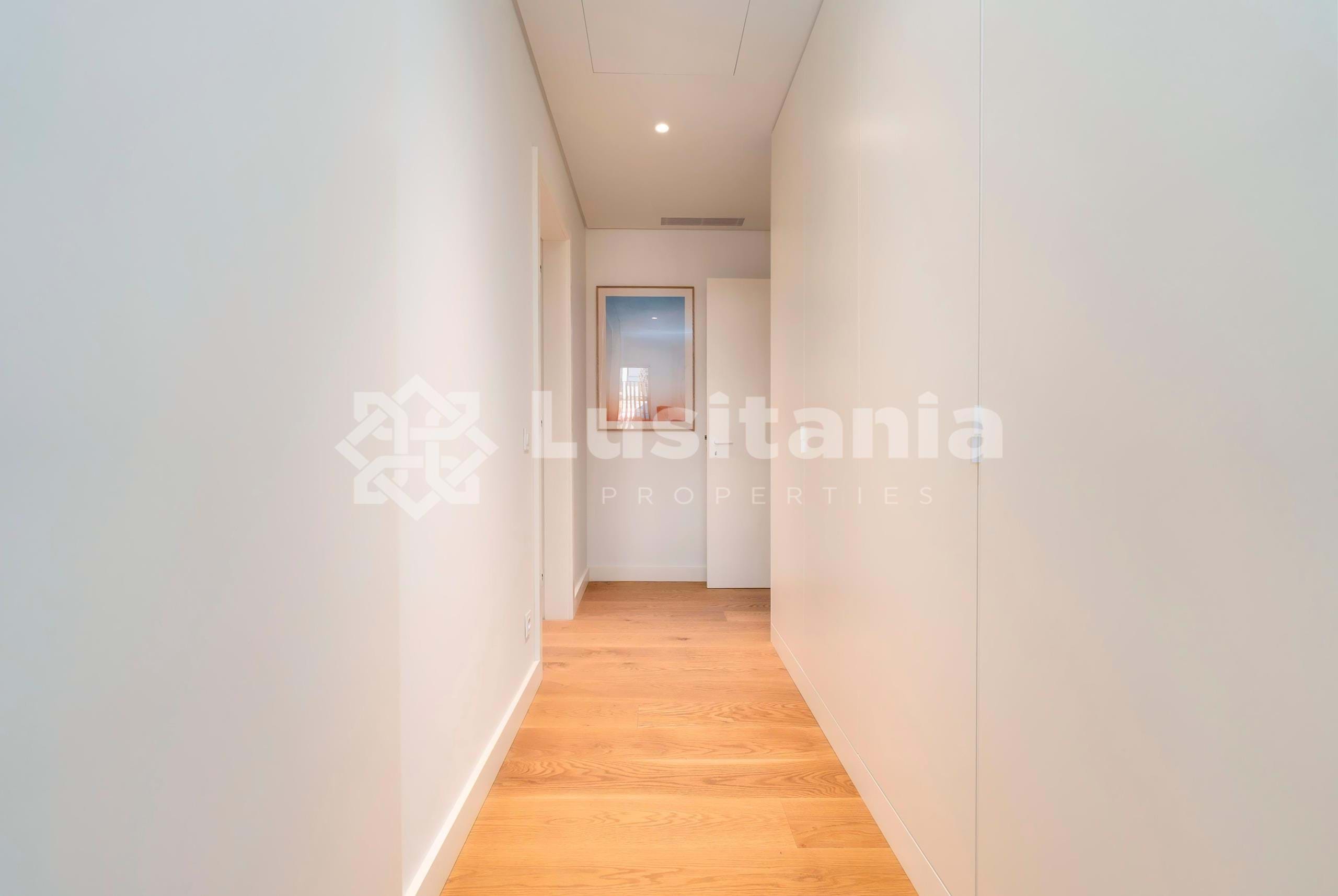 2 Bed, 3 Bath, ApartmentFor Sale, Quarteira, Loulé, Faro, 8125-590