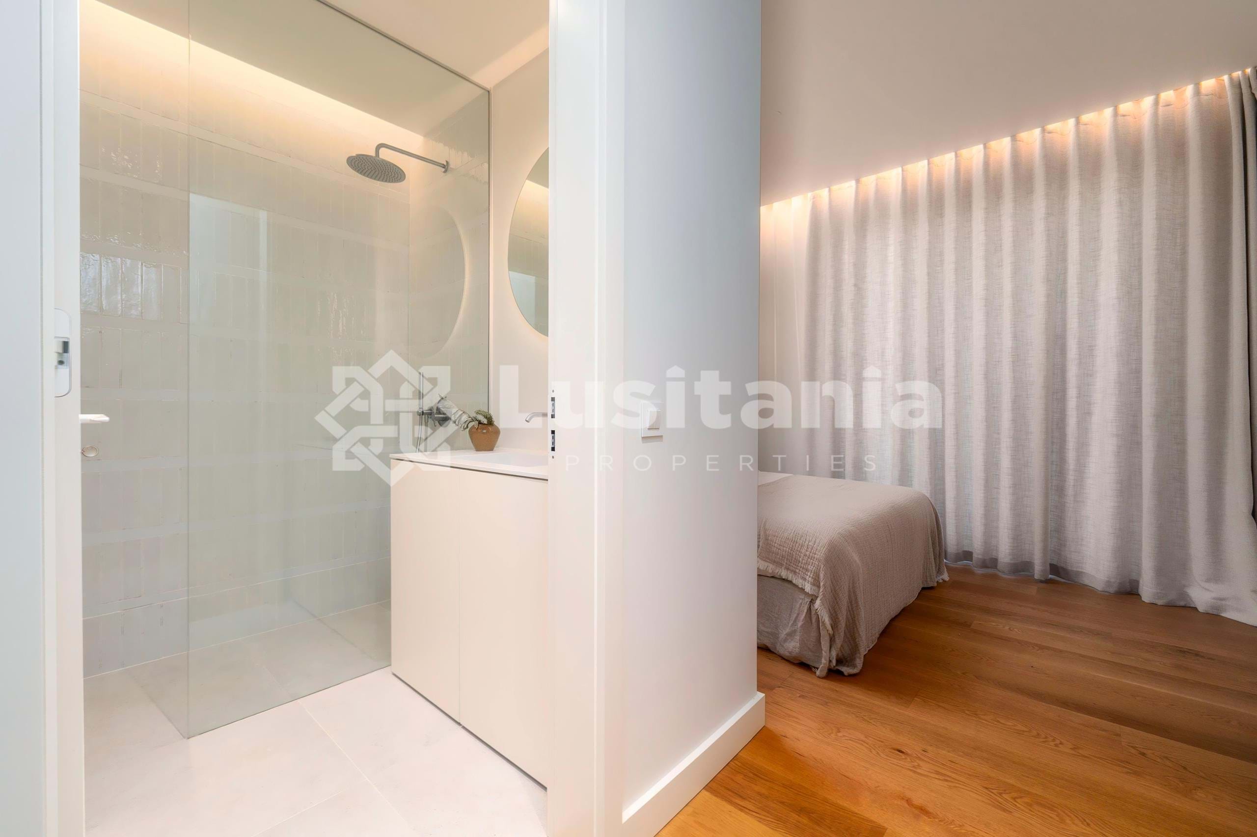 2 Bed, 3 Bath, ApartmentFor Sale, Quarteira, Loulé, Faro, 8125-590