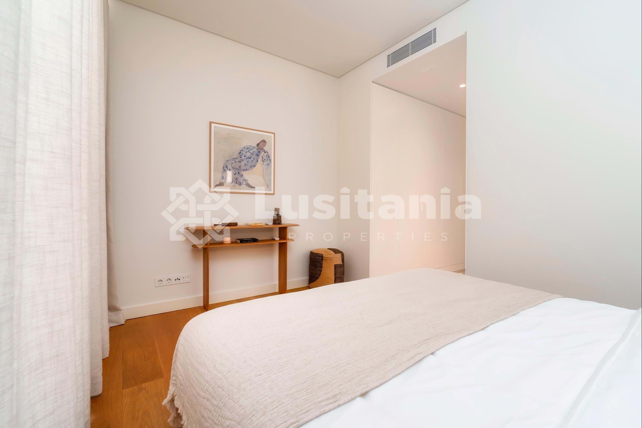 2 Bed, 3 Bath, ApartmentFor Sale, Quarteira, Loulé, Faro, 8125-590