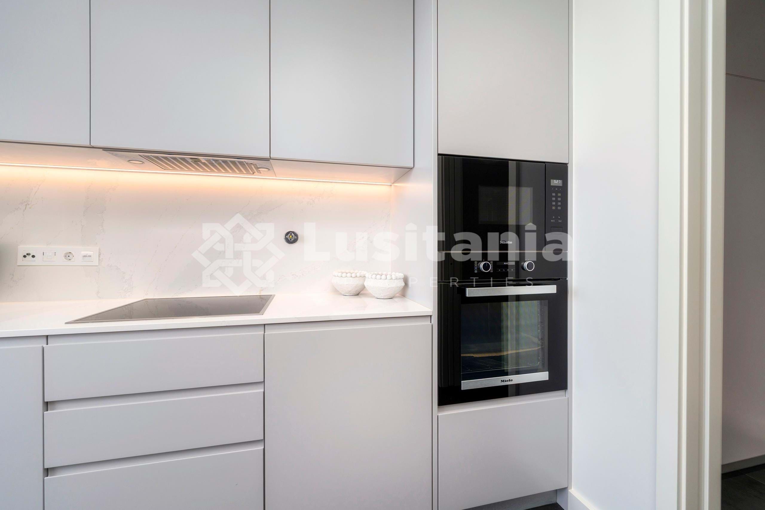 2 Bed, 3 Bath, ApartmentFor Sale, Quarteira, Loulé, Faro, 8125-590