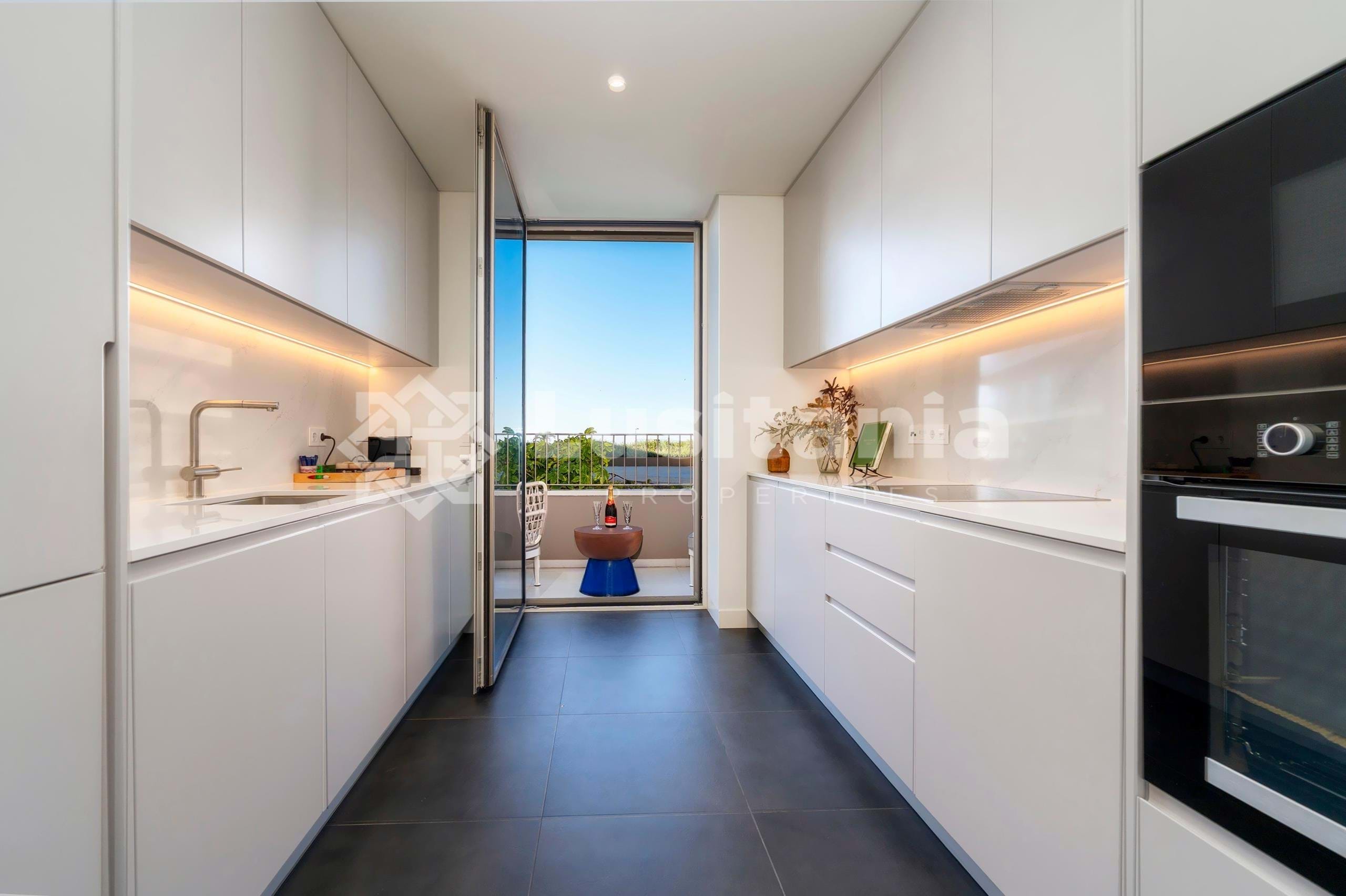 2 Bed, 3 Bath, ApartmentFor Sale, Quarteira, Loulé, Faro, 8125-590