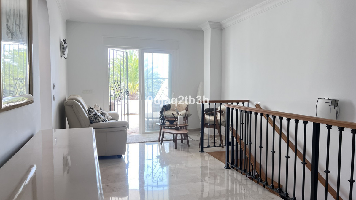 4 Bed, 4 Bath, ApartmentFor Sale, Nueva Andalucia, Malaga