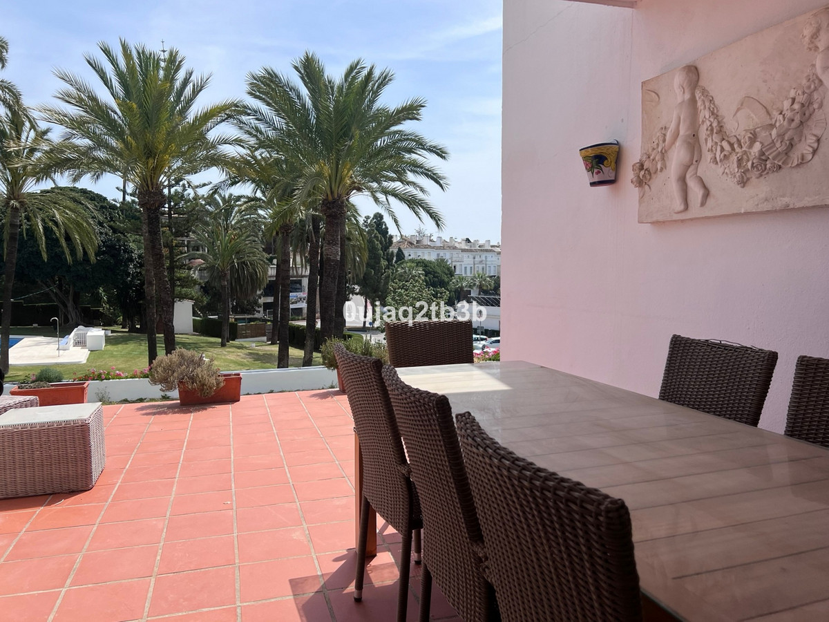 4 Bed, 4 Bath, ApartmentFor Sale, Nueva Andalucia, Malaga