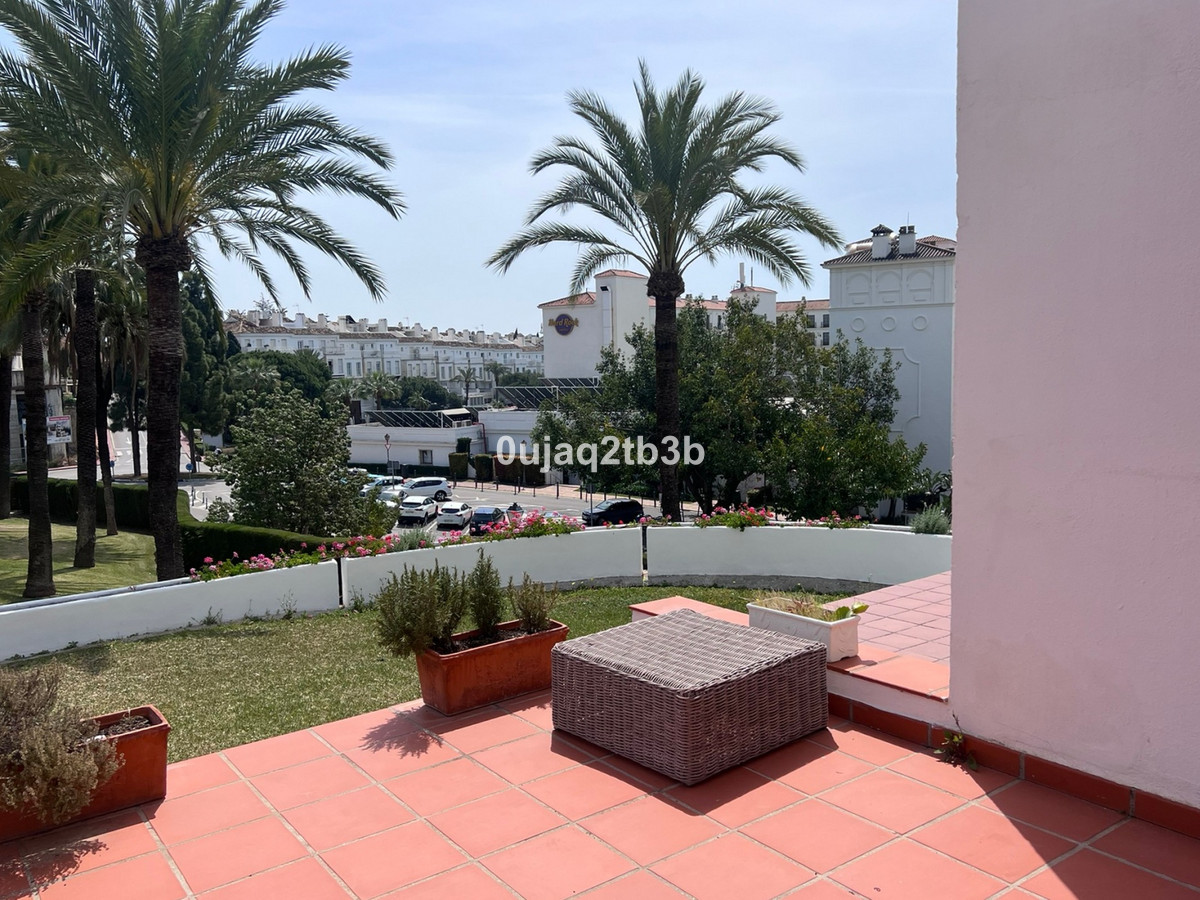 4 Bed, 4 Bath, ApartmentFor Sale, Nueva Andalucia, Malaga