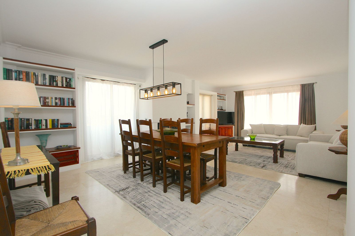 4 Bed, 2 Bath, ApartmentFor Sale, Fuengirola, Malaga