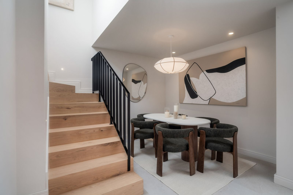 4 Bed, 3 Bath, ApartmentFor Sale, Nueva Andalucia, Malaga