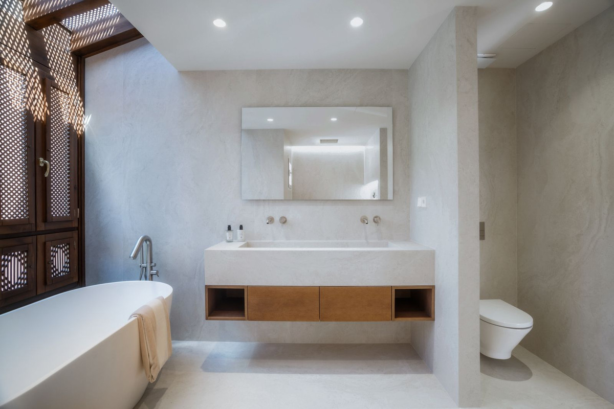 4 Bed, 3 Bath, ApartmentFor Sale, Nueva Andalucia, Malaga