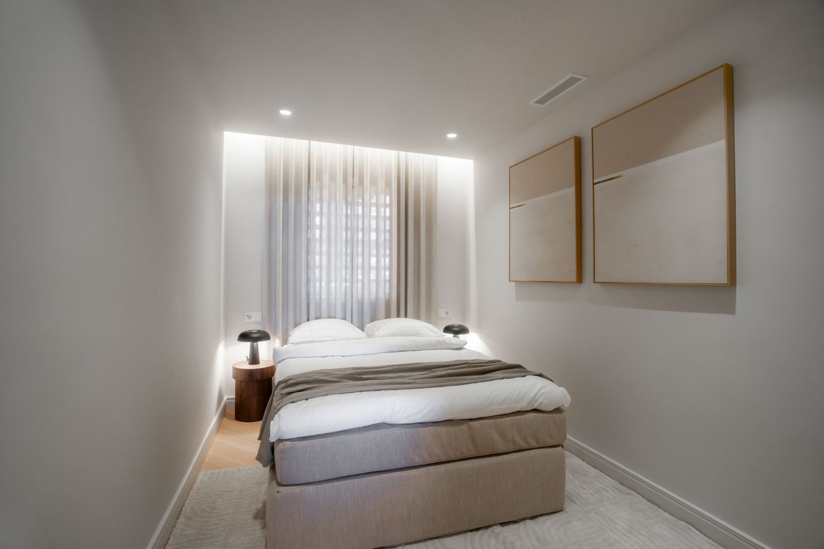 4 Bed, 3 Bath, ApartmentFor Sale, Nueva Andalucia, Malaga