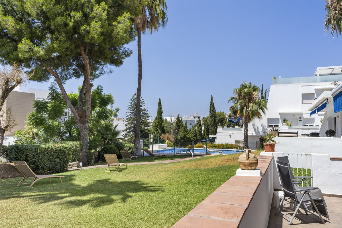 3 Bed, 3 Bath, ApartmentFor Sale, Nueva Andalucia, Malaga