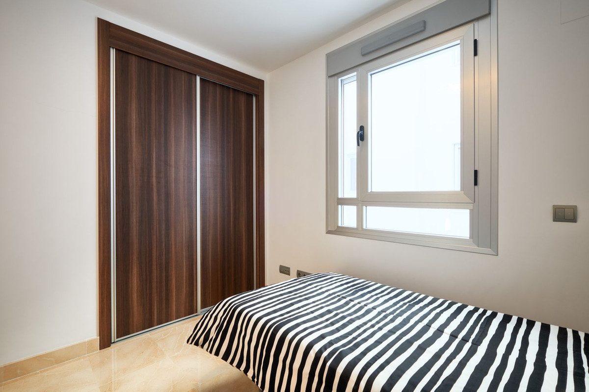 3 Bed, 2 Bath, ApartmentFor Sale, San Pedro de Alcantara, Malaga