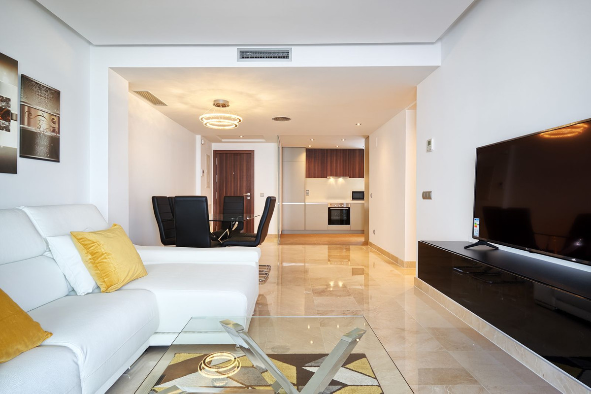 3 Bed, 2 Bath, ApartmentFor Sale, San Pedro de Alcantara, Malaga