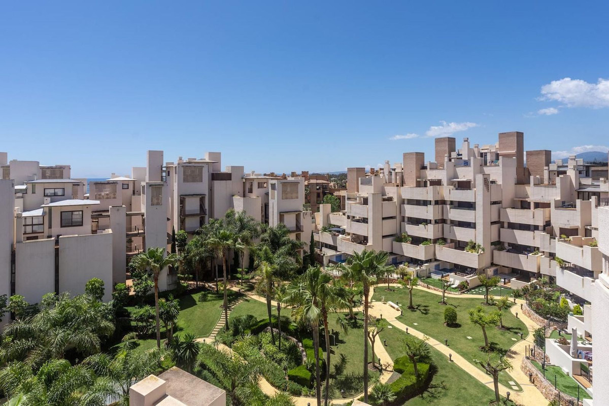 2 Bed, 2 Bath, ApartmentFor Sale, Estepona, Malaga