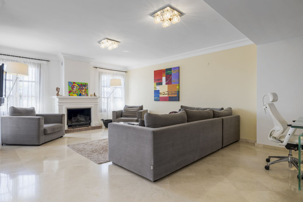 5 Bed, 4 Bath, HouseFor Sale, Benahavis, Malaga