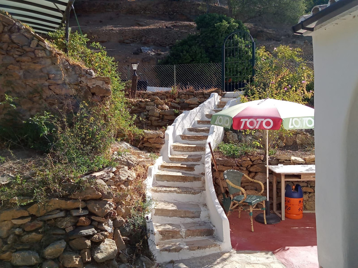 4 Bed, 2 Bath, HouseFor Sale, Casares, Malaga