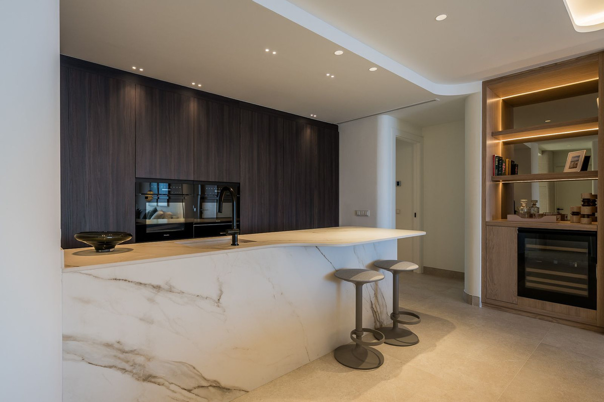 3 Bed, 3 Bath, ApartmentFor Sale, Estepona, Malaga