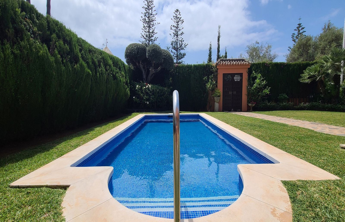 5 Bed, 4 Bath, HouseFor Sale, The Golden Mile, Malaga