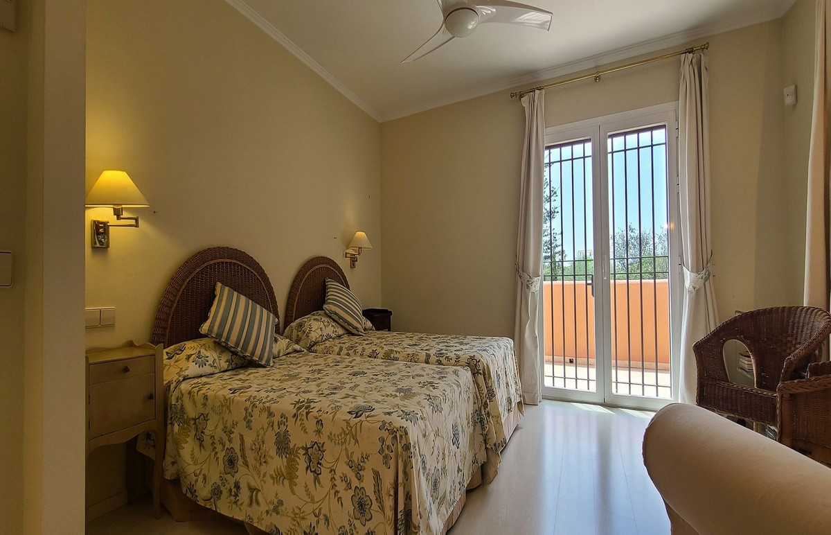 5 Bed, 4 Bath, HouseFor Sale, The Golden Mile, Malaga