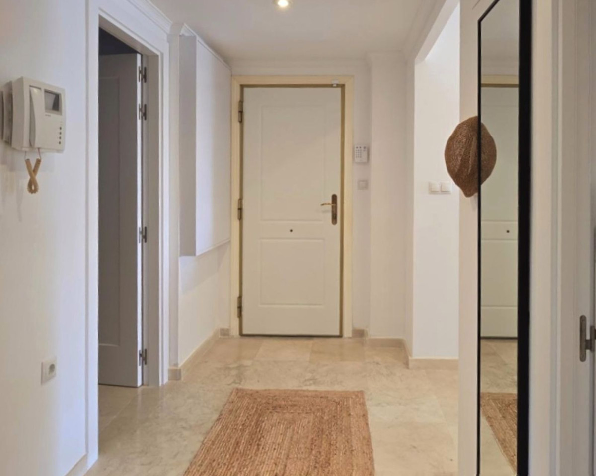 3 Bed, 2 Bath, ApartmentFor Sale, Río Real, Malaga