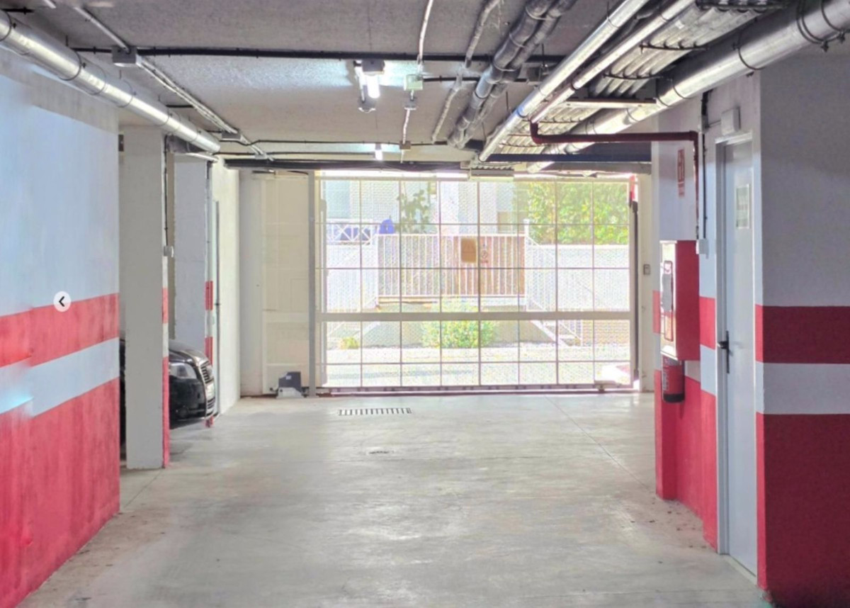 3 Bed, 2 Bath, ApartmentFor Sale, Río Real, Malaga