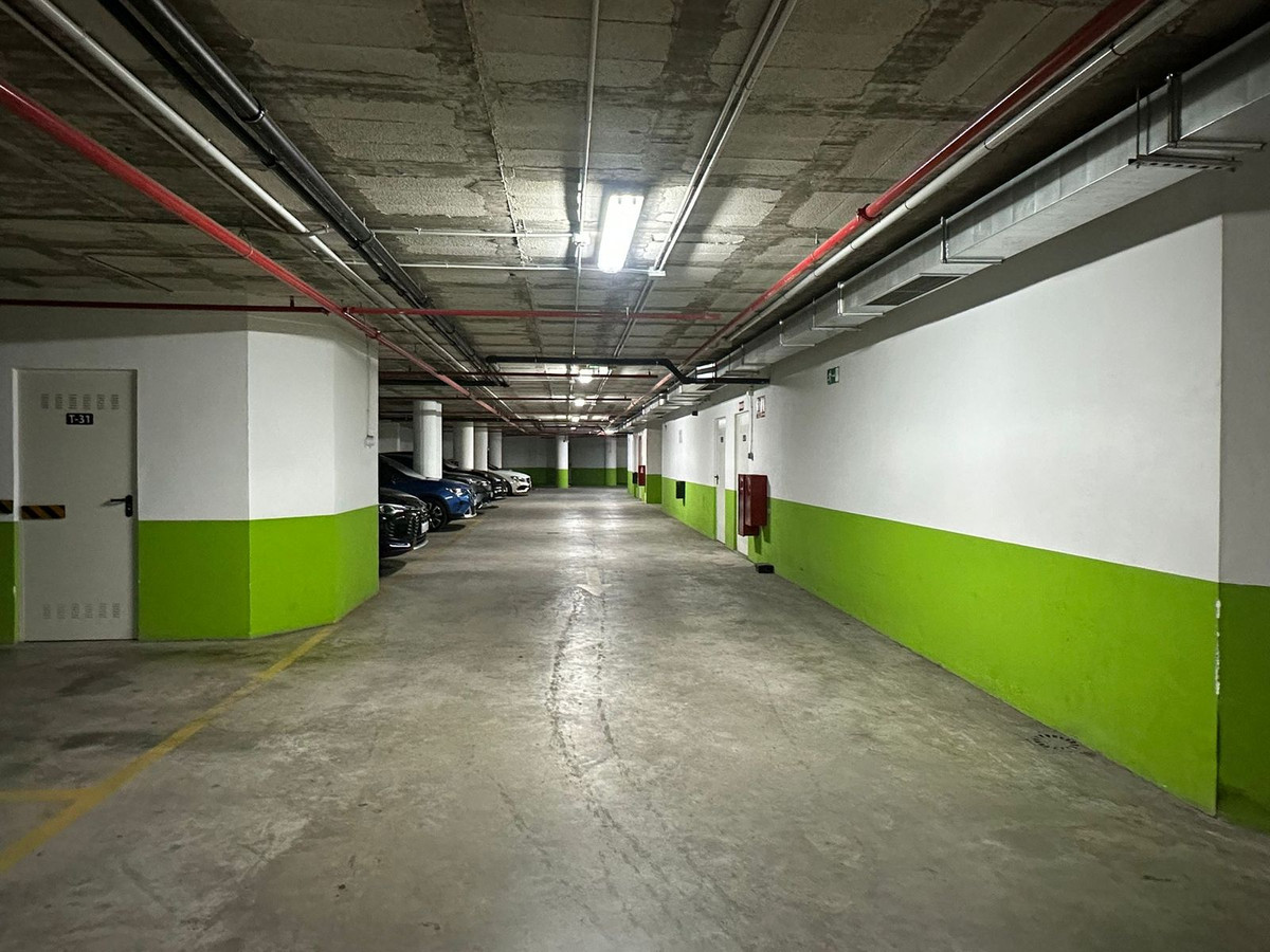 3 Bed, 2 Bath, ApartmentFor Sale, Nueva Andalucia, Malaga