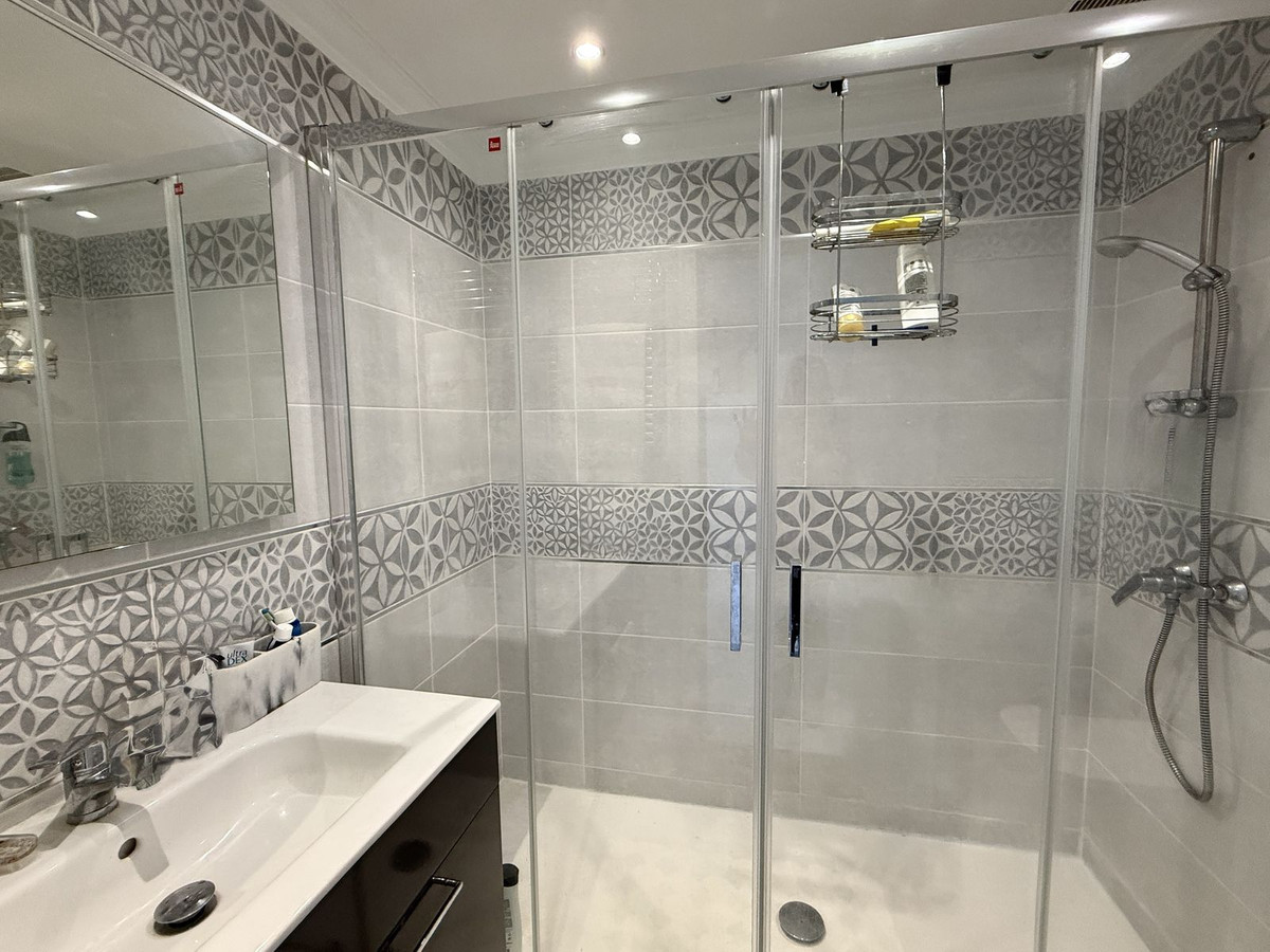 2 Bed, 2 Bath, ApartmentFor Sale, Miraflores, Malaga