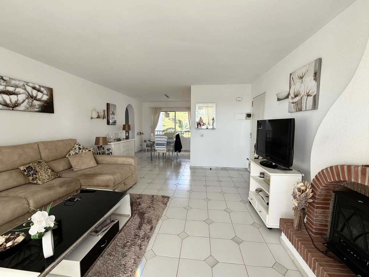 2 Bed, 2 Bath, ApartmentFor Sale, Miraflores, Malaga