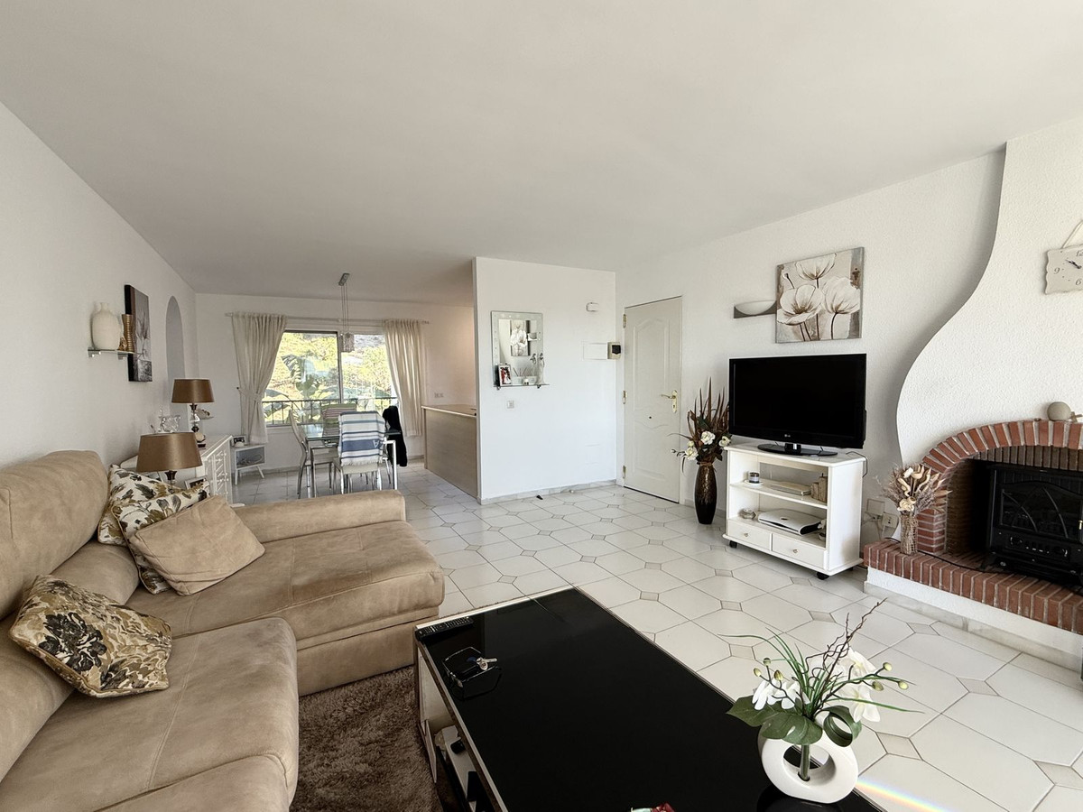 2 Bed, 2 Bath, ApartmentFor Sale, Miraflores, Malaga