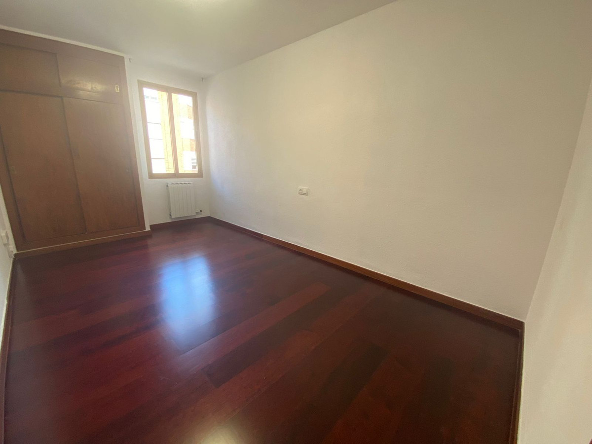 4 Bed, 2 Bath, ApartmentFor Sale, Palma de Mallorca, Islas Baleares