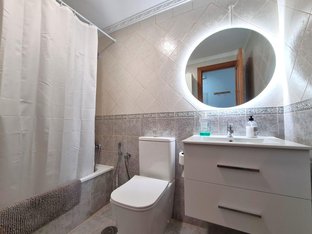2 Bed, 2 Bath, ApartmentFor Sale, Estepona, Malaga