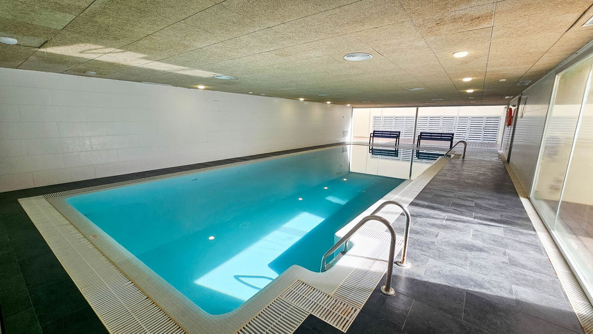 3 Bed, 2 Bath, ApartmentFor Sale, La Duquesa, Malaga