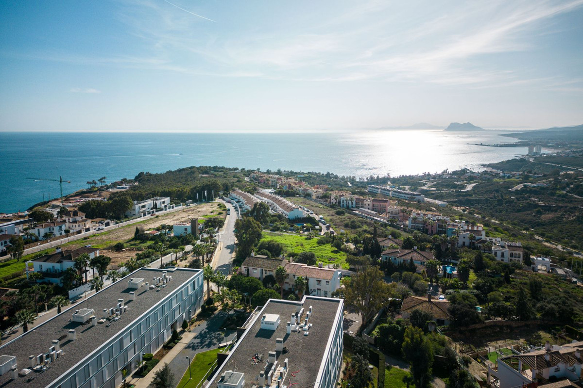 3 Bed, 2 Bath, ApartmentFor Sale, La Duquesa, Malaga